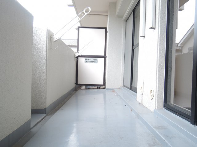 高槻市川西町１丁目の賃貸マンションのバルコニー