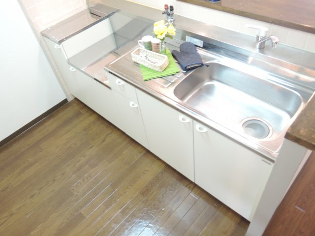 高槻市川西町１丁目の賃貸マンションのキッチン