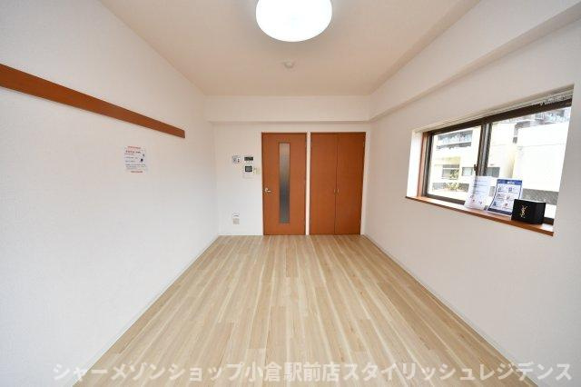 リファレンス門司駅前の居間・リビング