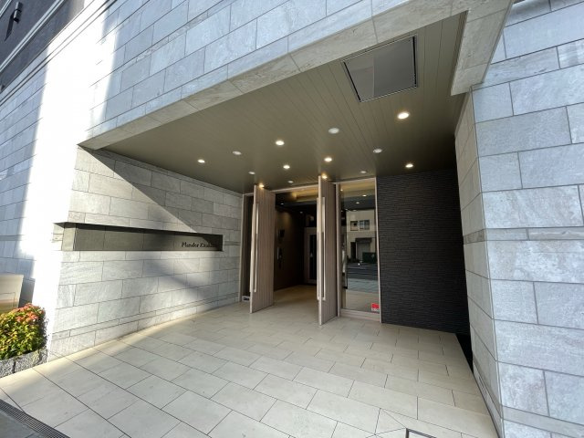 プランドール北浜のエントランス