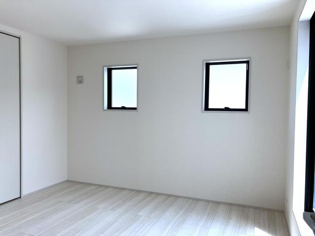 東松山市松葉町　新築戸建の洋室