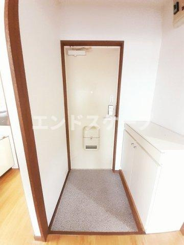 ホワイトハウス２１の玄関|高崎、前橋のお部屋探しはエンドスケープまで！お客様の理想お聞かせ下さい♪