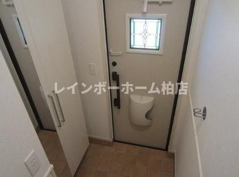 光ネット無料♪ペット相談可♪駐車場♪の玄関|収納もある玄関です