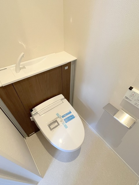 セレスティアル小竹町の居間・リビング