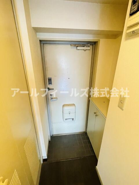 ジュネパレス松戸第９４の玄関