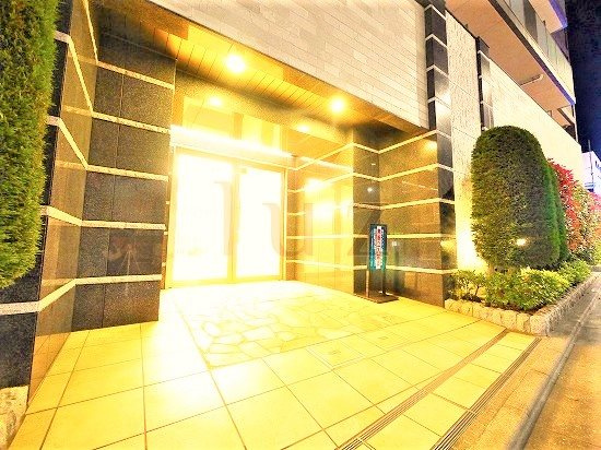 横浜市南区吉野町３丁目の賃貸マンションの外観|重厚感ある分譲ならではの外観です。