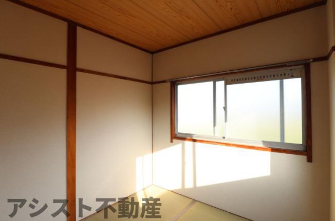 田中アパートの和室|明るい和室です