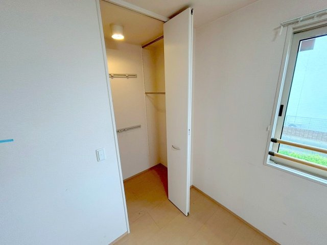 メゾン　ド　シャルールの収納