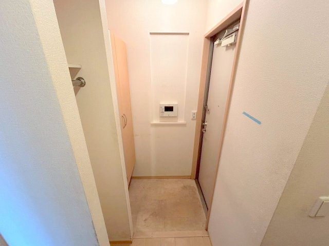 メゾン　ド　シャルールの玄関