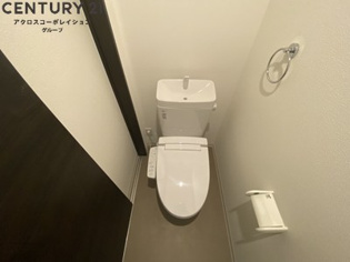 温水洗浄便座付きのトイレです♪