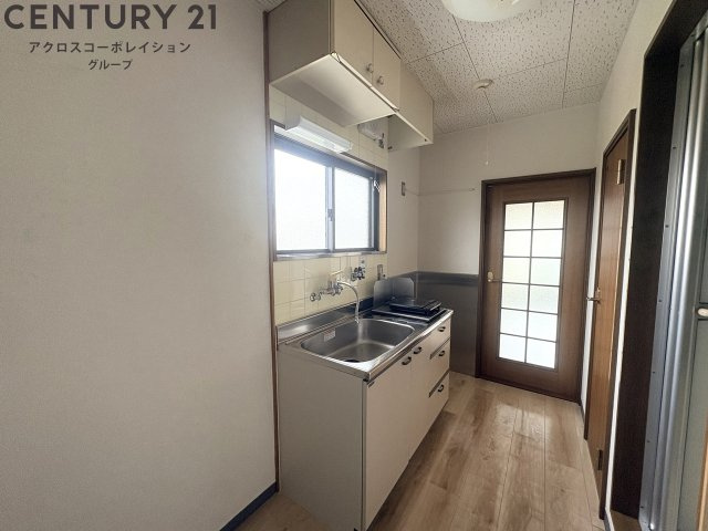 壁付けキッチンでスペースを有効活用できます！