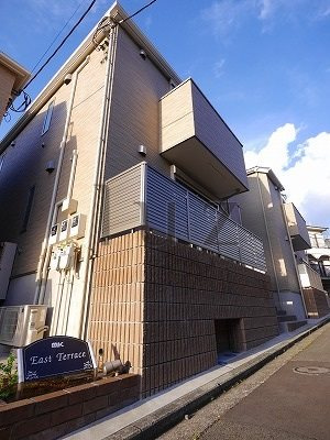 MKイーストテラスの外観