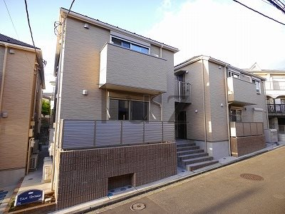 MKイーストテラスの外観