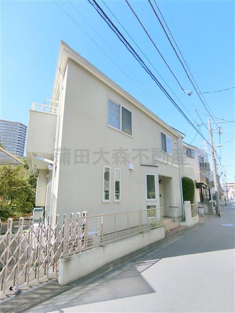アコルトの外観|2007年8月築　木造2階建て総戸数7戸　京浜東北線蒲田駅も徒歩圏内、京急本線雑色駅最寄りの東京都大田区西六郷１丁目　