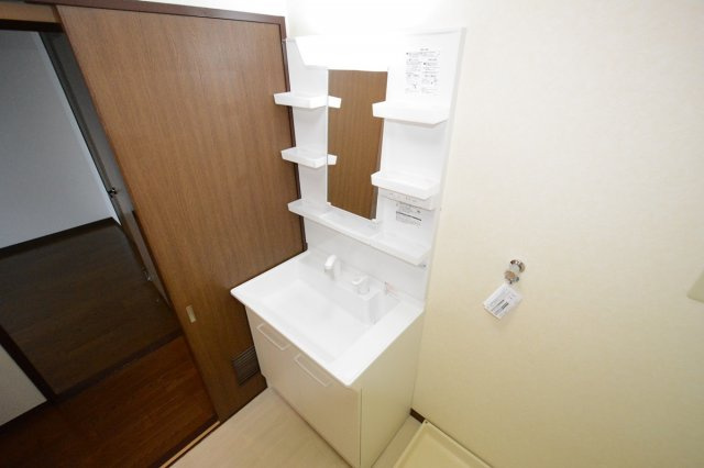 洗髪洗面化粧台付きです♪