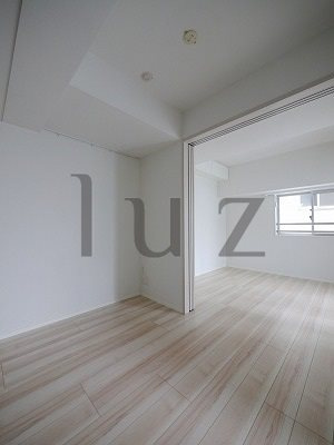 リヴシティ横濱新川町弐番館の居間・リビング