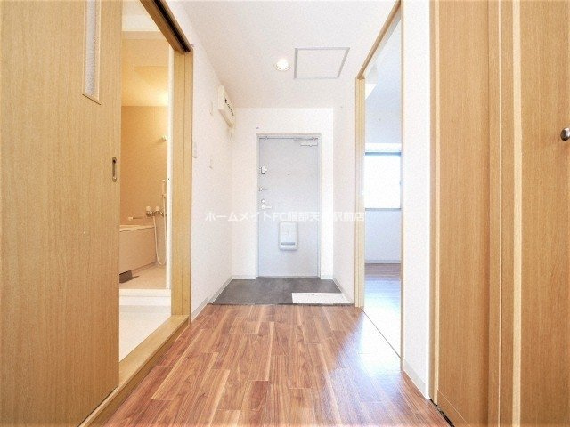 メゾンドール藤が丘の玄関