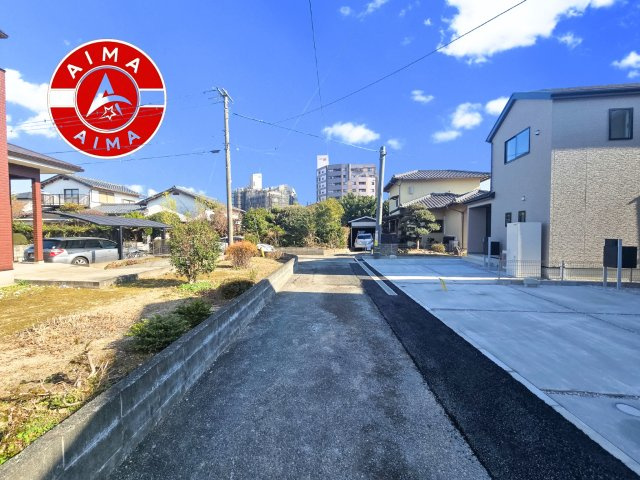 糟屋郡須恵町新原第1-2棟（1号棟）の前面道路含む現地写真|前面道路です。