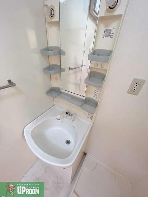 小牧市東１丁目のアパートの洗面所