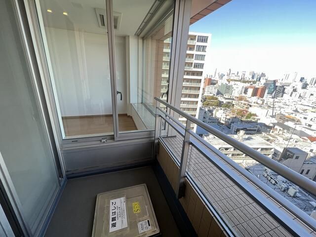 青山パークタワーのバルコニー