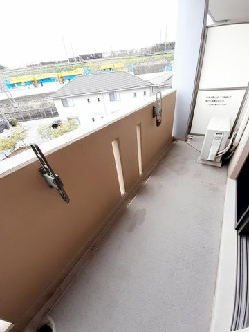 フォレスタのバルコニー|お洗濯にも便利なバルコニー付き