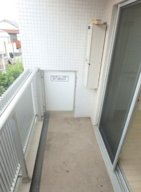 ＮＩＳＨＩ　ＩＫＥＢＵＫＵＲＯ　ＲＥＳＩＤＥＮＣＥのバルコニー