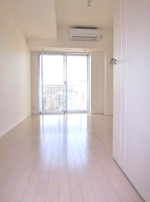 ＮＩＳＨＩ　ＩＫＥＢＵＫＵＲＯ　ＲＥＳＩＤＥＮＣＥの居間・リビング