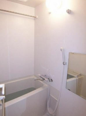 ＮＩＳＨＩ　ＩＫＥＢＵＫＵＲＯ　ＲＥＳＩＤＥＮＣＥの浴室