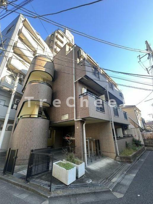 プルミエールアオヤマの外観