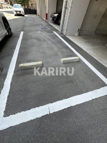レオンコンフォート京橋の駐車場