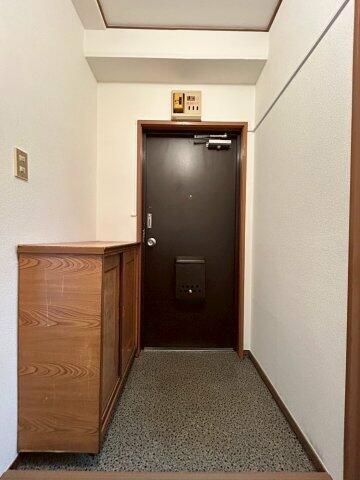 シャトーさわだⅠの玄関