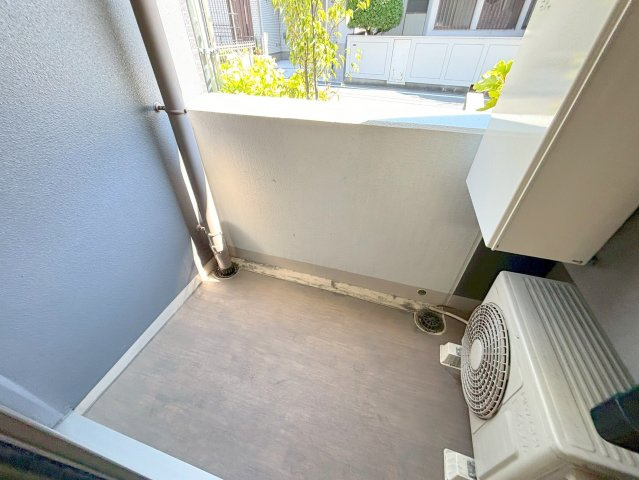 イースト　ブルーのバルコニー