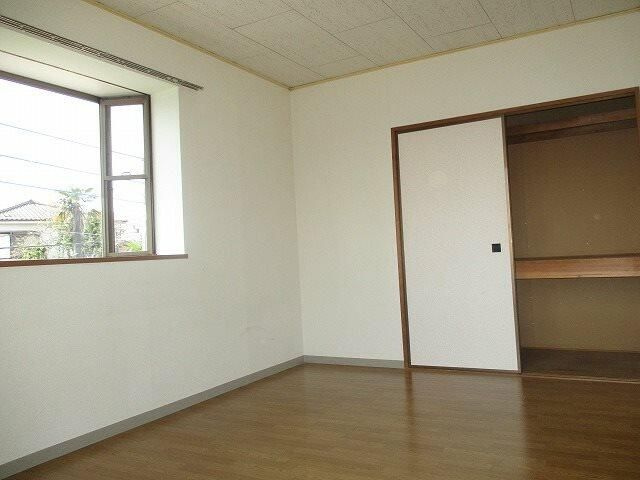 ジュネス十日市場Ａ棟の寝室