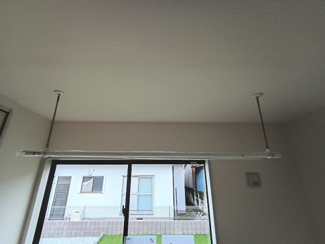リーブルガーデン.Ｓ高崎江木町第12-1号棟の設備|現地撮影：便利な室内干し金物
