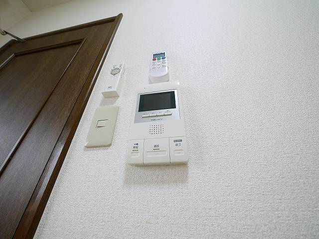 シティパレスやすらぎの道Ｐ６のセキュリティ|お顔が見えるモニター付きインターホンもございます。