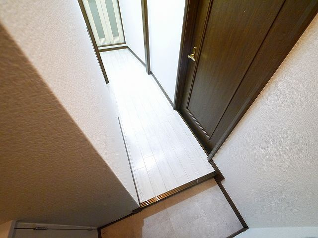 シティパレスやすらぎの道Ｐ６の玄関|毎日通る玄関はこちらです