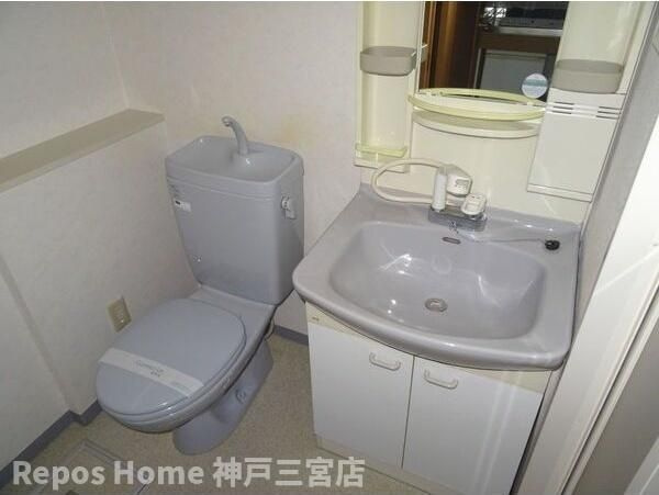 ディナスティ神戸元町通のトイレ