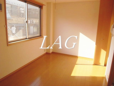 【居間・リビング】 | ローズガーデン | 洋室のお部屋です。