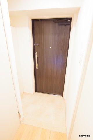 スプランディッド新大阪3　仲介手数料無料の玄関