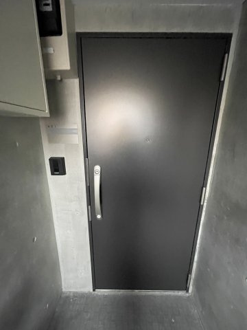 収納もある玄関です