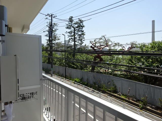 東ビルのバルコニー