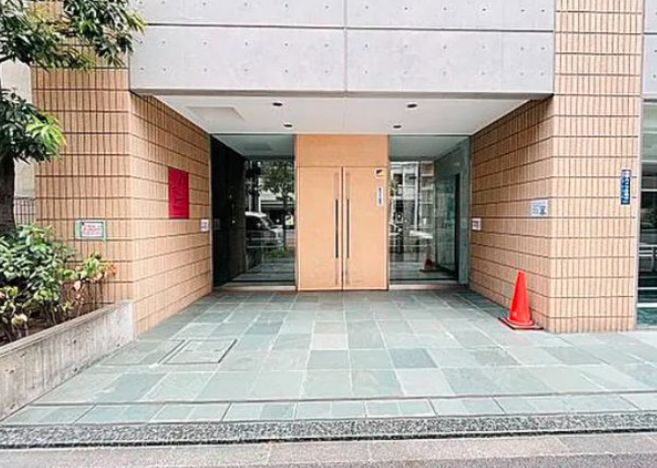 センチュリーハイツ御徒町モダニカのエントランス|落ち着いたエントランスです