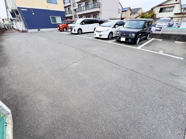 レクサス海田の駐車場