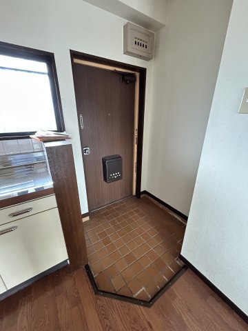 三木グリーンハイツの玄関