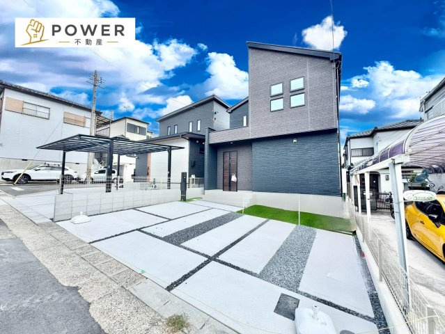 グラファーレ　尾張旭市城山町三ツ池１棟の外観|落ち着いた色合いと上品な質感の外観は、家族の成長とともに永く愛せるデザインを実現しています。