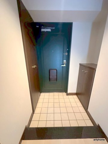 エデラ・カーサ　仲介手数料無料の玄関