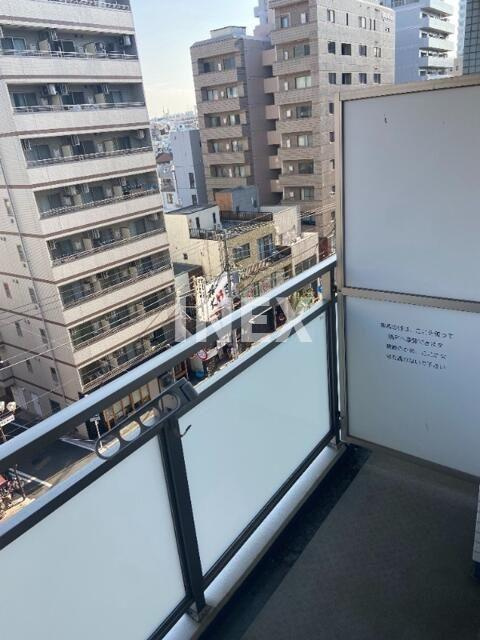 横浜市中区野毛町３丁目の賃貸マンションのバルコニー