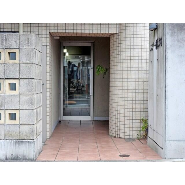 エステート目黒本町のエントランス