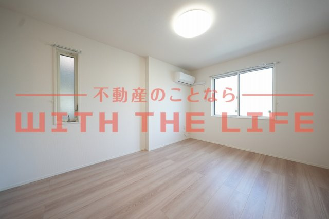 ラ・ルーチェ宮の陣駅前【10.000円キャッシュバック対象物件】の洋室|きれいな洋室です