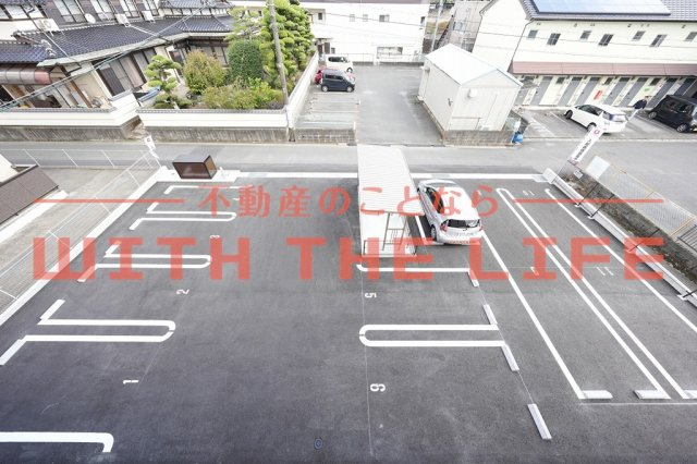 ラ・ルーチェ宮の陣駅前【10.000円キャッシュバック対象物件】の駐車場|駐車場完備です